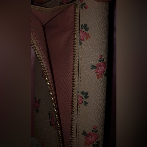 SOLD Coach Pink Floral Wallet - Picture 4 of 6